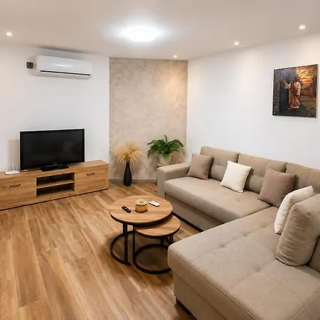 Niko Apartman *